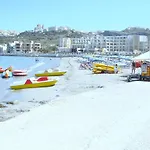 Apartment Close To Beaches, Luxe Fully Equipped, Cosy Comfort Sunlit Balconies