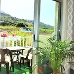 Close To Beaches, Luxe Fully Equipped, Cosy Comfort Sunlit Balconies * Is-Sellum