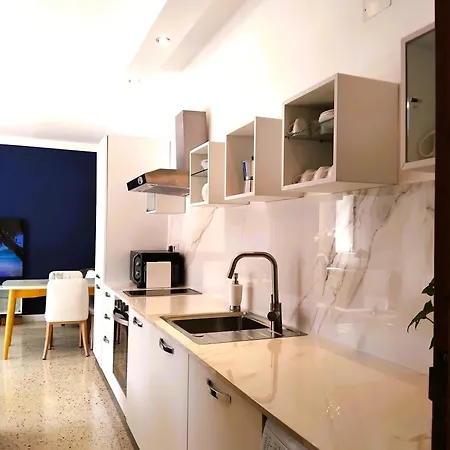 Апартаменты Close To Stylish Luxury 3 Front Balconies