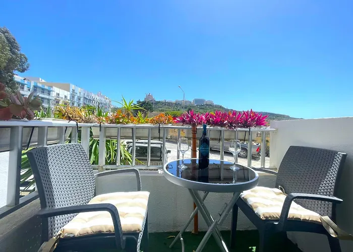 Apartament Close To Beaches, Luxe Fully Equipped, Cosy Comfort Sunlit Balconies *