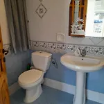 Close To Beaches, Luxe Fully Equipped, Cosy Comfort Sunlit Balconies * Is-Sellum