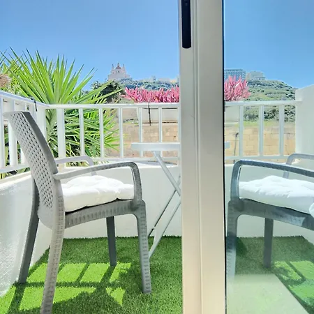 Close To Beach Stylish Luxury Apartment 3 Front Balconies *