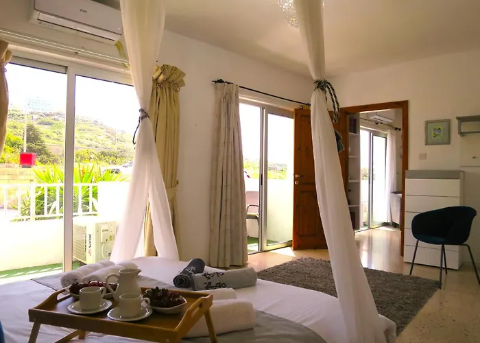 Close To Beaches, Luxe Fully Equipped, Cosy Comfort Sunlit Balconies Is-Sellum