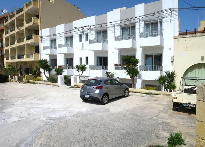 Close To Beaches, Luxe Fully Equipped, Cosy Comfort Sunlit Balconies